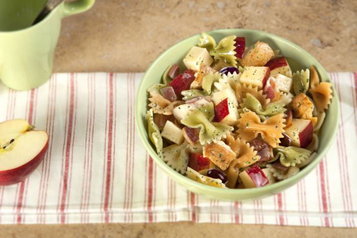 Ensalada de pasta con manzana