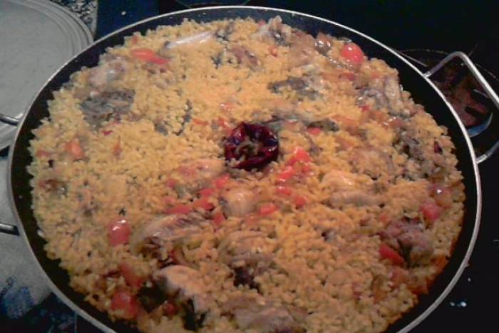 Paella de pollo y ñora