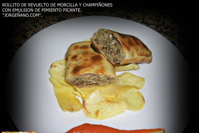 Rollito de revuelto de morcilla y champiñones