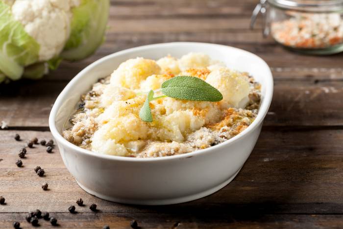 Sopa de legumbres y coliflor