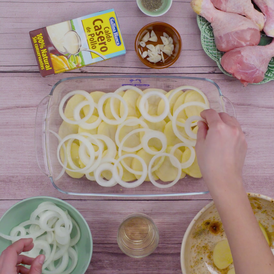 Preparar las patatas y el pollo
