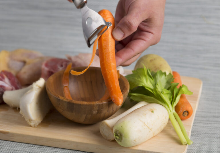Puedes cocer las hortalizas en el microondas en lugar de utilizar el horno.