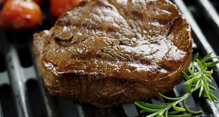 Para preparar solomillo de cerdo al horno, piensa que estás haciendo una receta familiar.